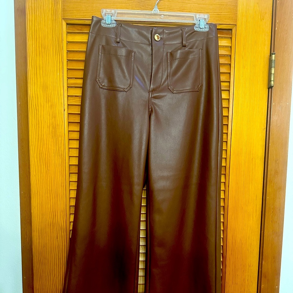 Pleather full leg capri pants.